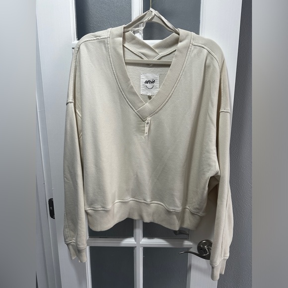 ⭐️SOLD⭐️NWT Aerie House Party Sweatshirt - Picture 6 of 15